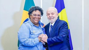 Lula e a primeira-ministra de Barbados se reuniram em Georgetown, na Guiana, às margens da 46ª Cúpula de Caricom.