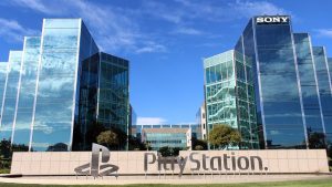 A empresa Sony anunciou nesta terça-feira (27) a demissão de 900 funcionários que trabalhavam na PlayStation. Os cortes representam 8% da sua força de trabalho.