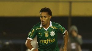 Contratado por empréstimo do Almería, o atacante Lázaro jogou somente 10 minutos por enquanto com a camisa do Palmeiras.