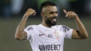O Corinthians visitou o Palmeiras, na Arena Barueri. Após o jogo, o volante Raniele revelou uma conversa que teve com...