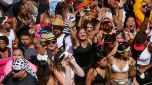 No Brasil, país que, até a atualidade, tem sua imagem muito associada ao carnaval, metade (50%) das mulheres já foi vítima de assédio sexual durante a festividade e 73% delas têm receio de passar por essa situação pela primeira vez ou novamente.