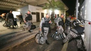 O ministro da Justiça e Segurança Pública, Ricardo Lewandowski, autorizou nesta segunda-feira (19) o uso da Força Nacional de Segurança Pública (FNSP) para apoiar as buscas pelos dois presos que fugiram da Penitenciária Federal de Mossoró (RN).