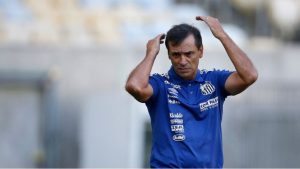 FIFA aplica transfer ban no Santos por dívida com Fabián Bustos