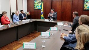 Fávaro debate boas práticas do agro brasileiro com banco alemão