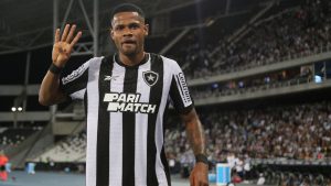 Após goleada, Junior Santos entra para a história do Botafogo; entenda