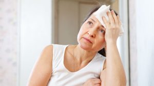 fogachos-como-ocorre-menopausa