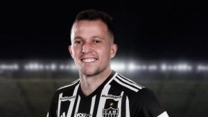 Atlético-MG anuncia contratação de Bernard em retorno ao Brasil