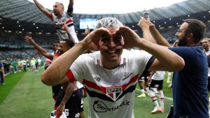 Após título, Calleri elogia evolução do clube: "Voltando a ser São Paulo"