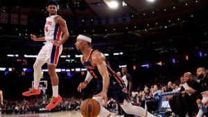 NBA: Knicks vencem Pistons no final com erro da arbitragem
