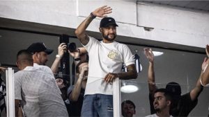 Santos: Neymar faz surpresa durante coletiva de Carille