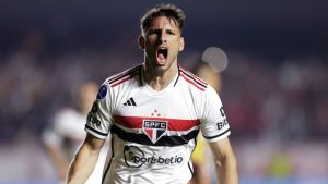 São Paulo: River Plate faz investida por Calleri, e argentino responde