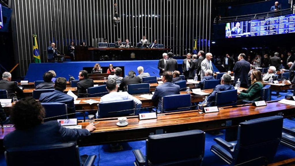 Deputados enaltecem aprovação do fim das 'saidinhas'