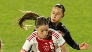 Time sub-19 do clube de Amsterdã participa pela primeira vez da Copa da Holanda, mas não conseguiu segurar as jogadoras do principal do Ajax.