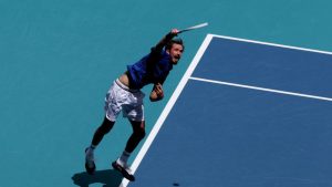 Para chegar às quartas de final do Masters 1000 de Miami, o tenista russo Daniil Medvedev precisou bater o alemão Dominik Koepfer, em um confronto de dois sets distintos.