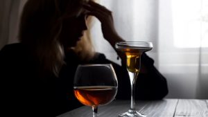 A informação de que o alcoolismo feminino vem crescendo no Brasil acontece desde antes da pandemia. Segundo o Obid, até 2030 o número de...