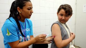 adolescentes-vacinar-contra-dengue
