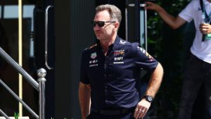 O pedido de suspensão da funcionária, inclusive, teria sido feito por parte de Geri Halliwell-Horner, esposa do mandatário da Red Bull Racing