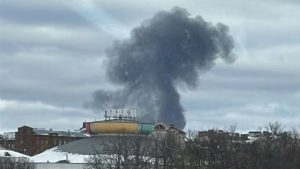 Um avião de carga militar Ilyushin Il-76, com 15 pessoas a bordo, caiu na região de Ivanovo, a nordeste de Moscou, na Rússia.