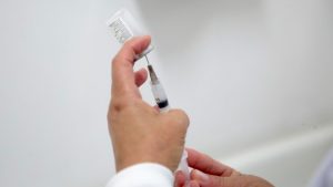 Anvisa autoriza registro de vacina que previne bronquiolite em bebês