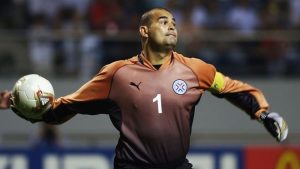 Enquanto goleiro, José Luis Chilavert foi revelado pelo Sportivo Luqueño, também  passou pelo Guaraní até sair de seu país