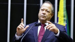 Após ser aprovado na Comissão de Constituição e Justiça (CCJ), o parecer que visava manter o deputado Chiquinho Brazão em prisão preventiva passou na Câmara dos Deputados.