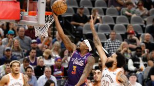 O Phoenix Suns foi derrotado pelo placar de 104 a 102 para o San Antonio Spurs nesta segunda-feira, 25. A franquia texana não contava com seu principal jogador, Victor Wembanyama. Bradley Beal, ala-armador do time do Arizona, revelou estar frustrado com a partida.
