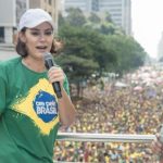 A ex-primeira-dama da República, Michelle Bolsonaro, receberá o título honorário de cidadã paulistana em uma cerimônia sediada no Theatro Municipal, no dia 25 de março. O pedido, feito pelo vereador Rinaldi Digilio (União Brasil), foi aprovado pela Câmara Municipal em novembro de 2023.