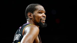 O astro do Phoenix Suns, Kevin Durant, sabe que, com 35 anos nas costas, começa a encarar a “mortalidade” de seu status como jogador.