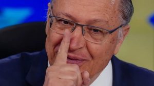 Geraldo Alckmin, afirmou que, entre as prioridades atuais do governo, no âmbito da economia, está o fortalecimento de acordos comerciais