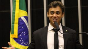 Na última quarta-feira (6), o deputado federal Nikolas Ferreira (PL) foi eleito presidente da Comissão de Educação da Câmara com 22 votos a favor e 15 em branco.