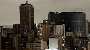 Centro de São Paulo sem luz: Copan e Edifício Itália ficam às escuras