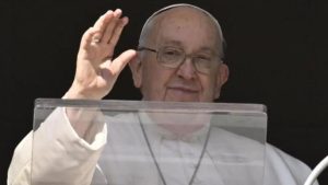 Papa Francisco: renúncia é 'hipótese distante' ao falar de sua saúde