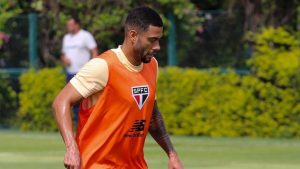 Trio do São Paulo volta a treinar e anima para a Libertadores