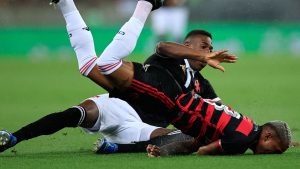 Wesley, do Flamengo, é acusado de agressão e tem futuro indefinido