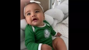 A aparição da filha de Neymar, Mavie, com roupa do Palmeiras deu o que falar neste fim de semana nas redes sociais.
