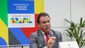 Afirmação foi feita por Luiz Marinho; A Lei da Igualdade Salarial tornou obrigatória a igualdade salarial entre gêneros.
