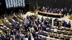 Câmara mantém dispensa de registro biométrico de deputados do RS