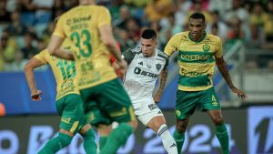 Atlético-MG bate Cuiabá fora de casa e assume liderança do Brasileiro