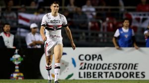 Calleri viaja com delegação do São Paulo para estreia na Libertadores