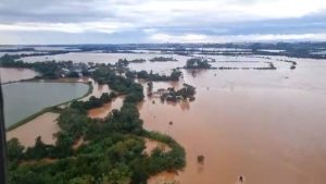 Por causa das chuvas que atingem o Rio Grande do Sul, o Lago Guaíba, que banha a capital do estado, pode elevar em até cinco metros o nível