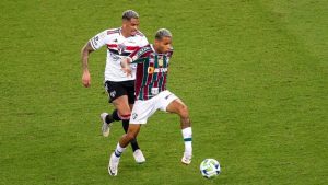 São Paulo x Fluminense representa um dos jogos do Campeonato Brasileiro de 2024. As equipes se enfrentam na noite desta segunda-feira, 13.
