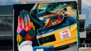 O artista plástico Eduardo Kobra inaugurou seu quarto mural em homenagem a Ayrton Senna, exibido no Autódromo Internacional de Miami