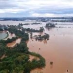 A barragem 14 de julho, localizada entre os municípios Cotiporã e Bento Gonçalves, interior do Rio Grande do Sul, rompeu parcialmente na tarde desta quinta-feira (2), em decorrência dos fortes temporais que acometem o estado.