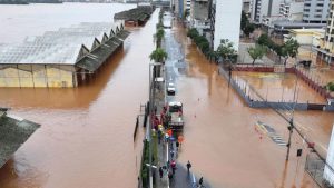 A Defesa Civil do Rio Grande do Sul emitiu um novo alerta para chuvas intensas no estado, com volumes entre 120 mm e 150 mm
