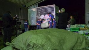 Liga do Bem, do Senado, doa 5,5 mil cobertores a vítimas da chuva no RS