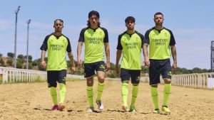 Real Betis relembra história e lança segundo uniforme para temporada