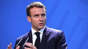 Emmanuel Macron sugeriu, nesta quinta-feira (3), que empresas europeias interrompam os investimentos programados nos Estados Unidos.