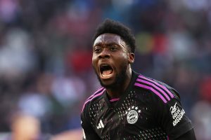 Conversas com Bayern emperram e Real Madrid surge como opção para Alphonso Davies