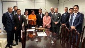 Comitiva se reuniu com a senadora Teresa Cristina nessa terça-feira (13), em Brasília, a fim de impedir sobrecarga fiscal da atividade.