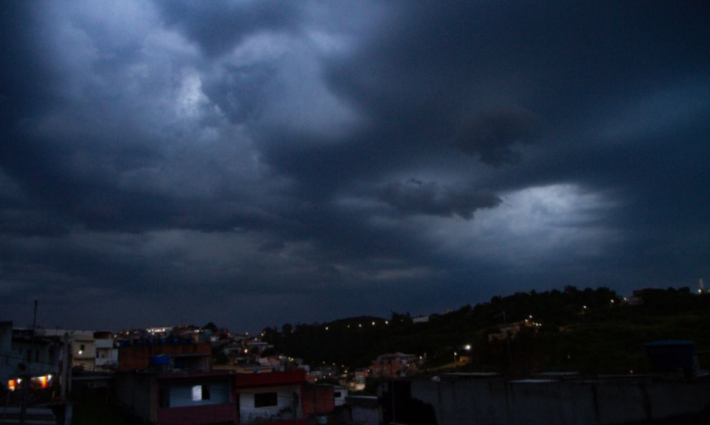 Chuvas Intensas E Baixas Temperaturas Frente Fria Se Aproxima Do Brasil